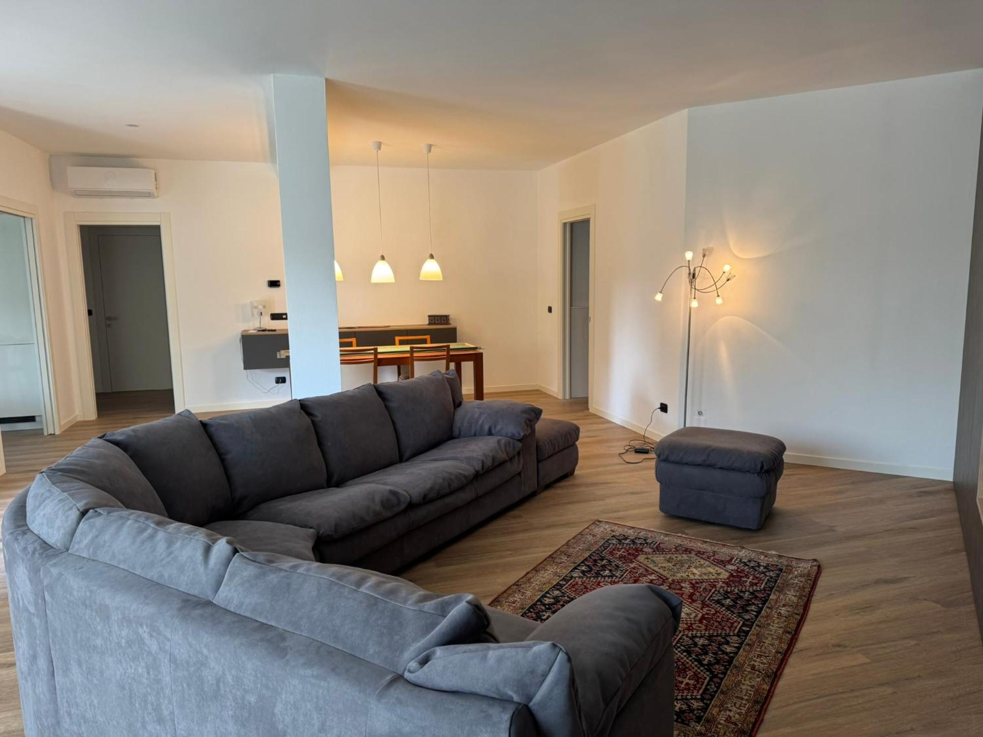 Ad Apartment *